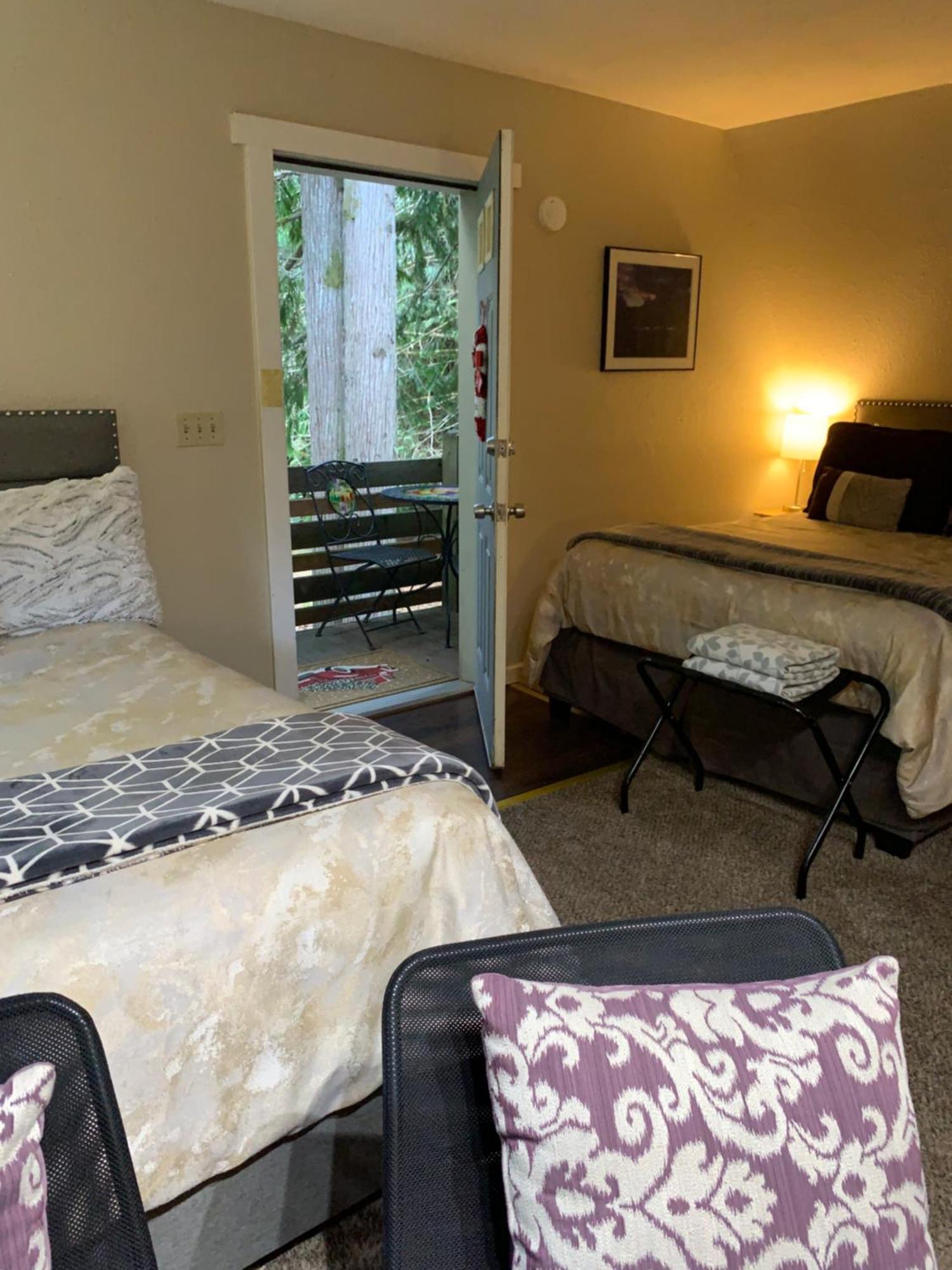 Mountain Meadows Inn & Chalet Suites Ashford Εξωτερικό φωτογραφία